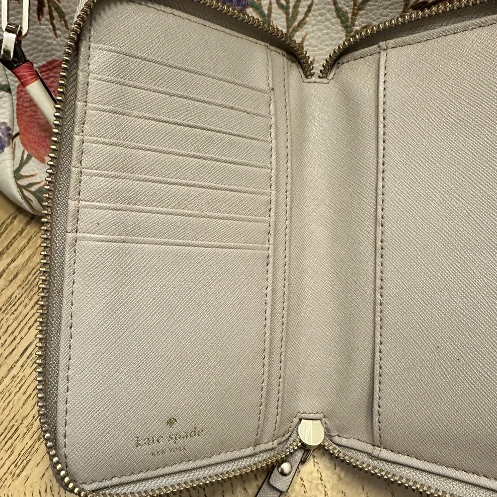 Kate Spade Kingston Drive Vivian Blossom bag and a cream wallet - Picture 6 of 16